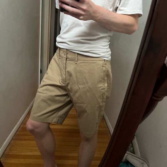 Abercrombie and Fitch Khaki Shorts BRAND NEW - Picture 3 of 3